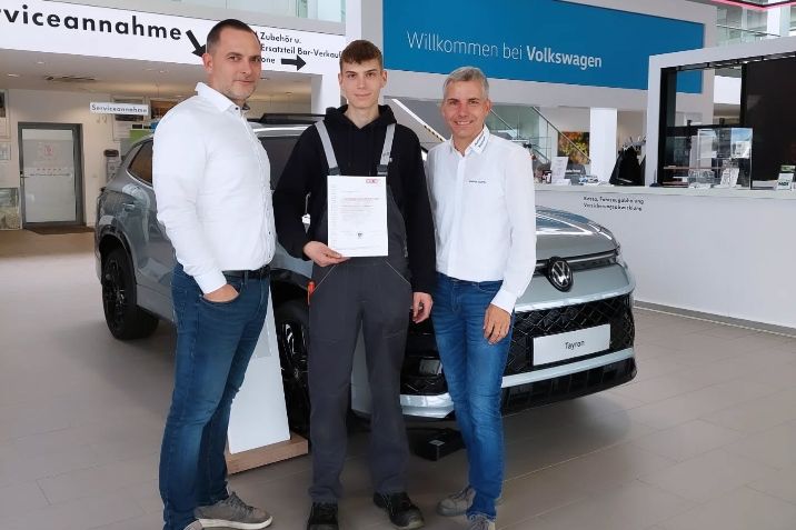Gratulation zur bestandenen Lehrabschlussprüfung!